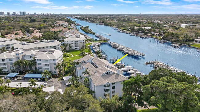Building Photo - 515 Bay Colony Dr N