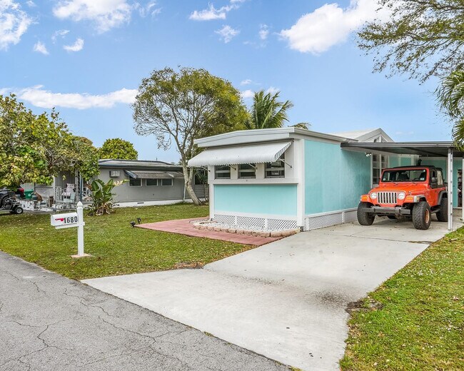 Building Photo - 1680 SW 84th Ave