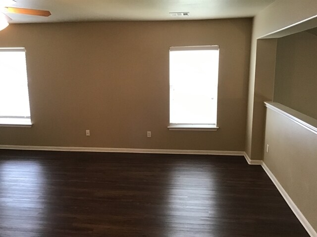 Building Photo - 3723 Holden Ct