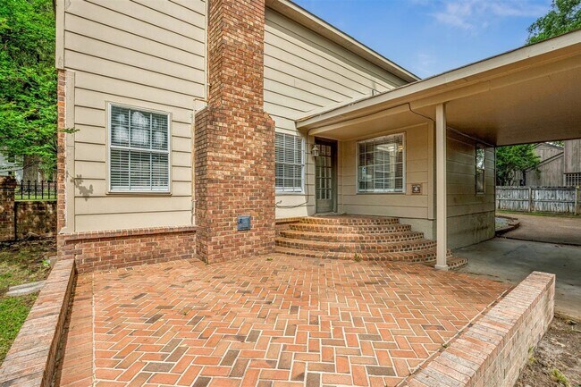 Building Photo - 2232 Burfordi Ln