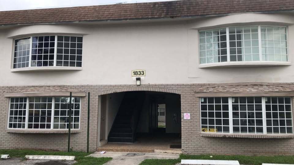 Building Photo - 1833 NW 54th Ter