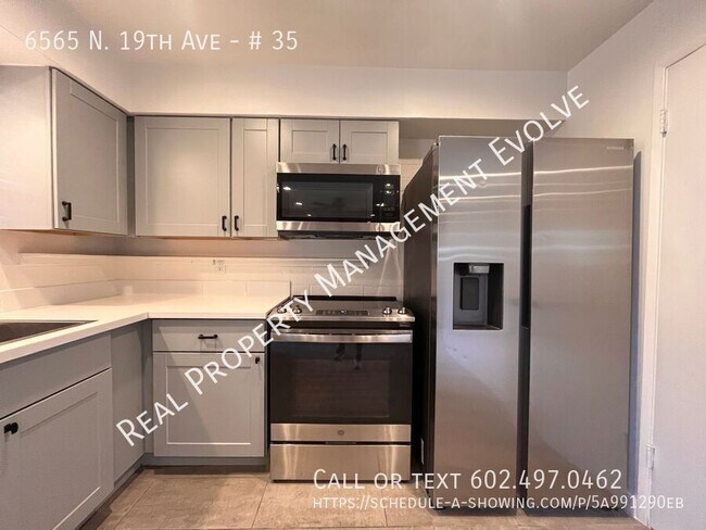 Building Photo - 6565 N 19th Ave