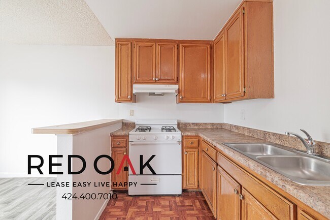 Building Photo - 1341 W 37th Pl