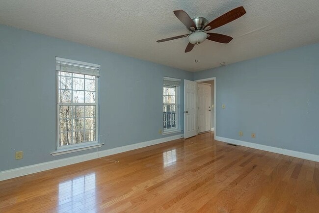 Building Photo - 781 Parker Farm Rd