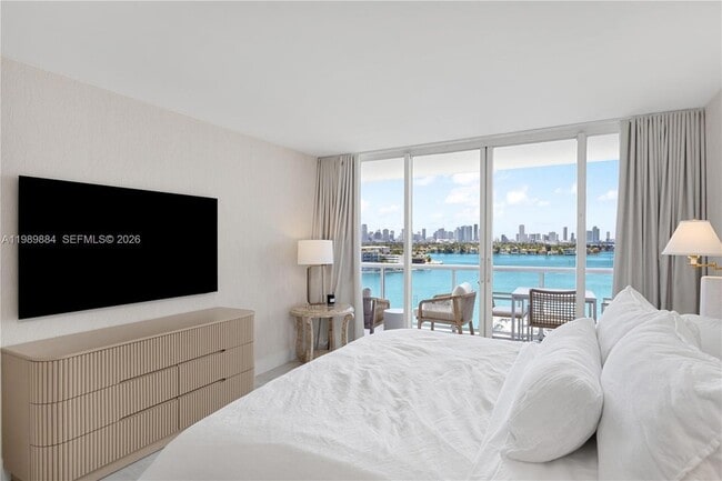 Building Photo - 1800 Sunset Harbour Dr