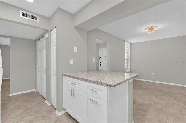 Building Photo - 514 Orange Dr