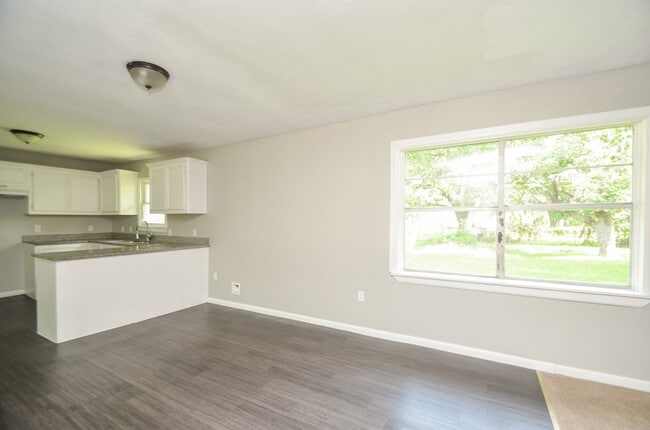 Building Photo - 206 Winkin Ave