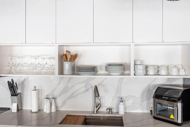 Building Photo - 3940 7th Ave