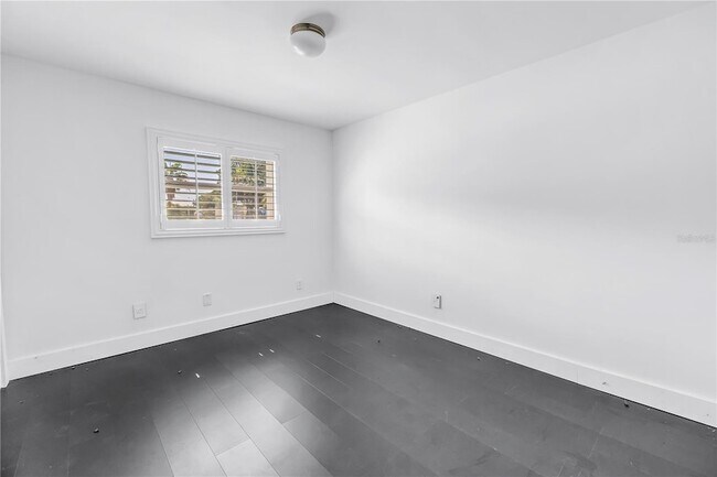 Building Photo - 3216 Pine Haven Dr