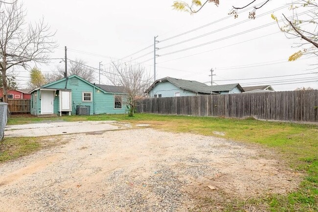 Building Photo - 1307 Boulder St