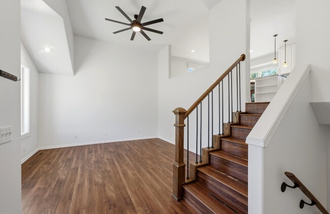 Building Photo - 12 E 500 S
