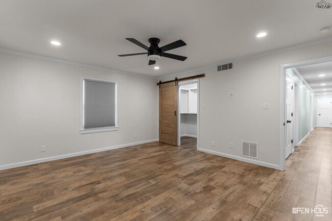 Building Photo - 3512 Juniper Ln