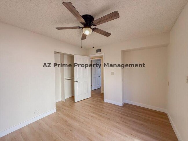 Building Photo - 7829 N 21st Ln