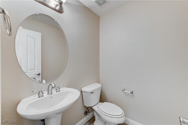 Building Photo - 536 Puenta Del Rey St