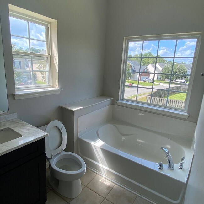 Building Photo - Plum Creek 4Br 2.5Ba