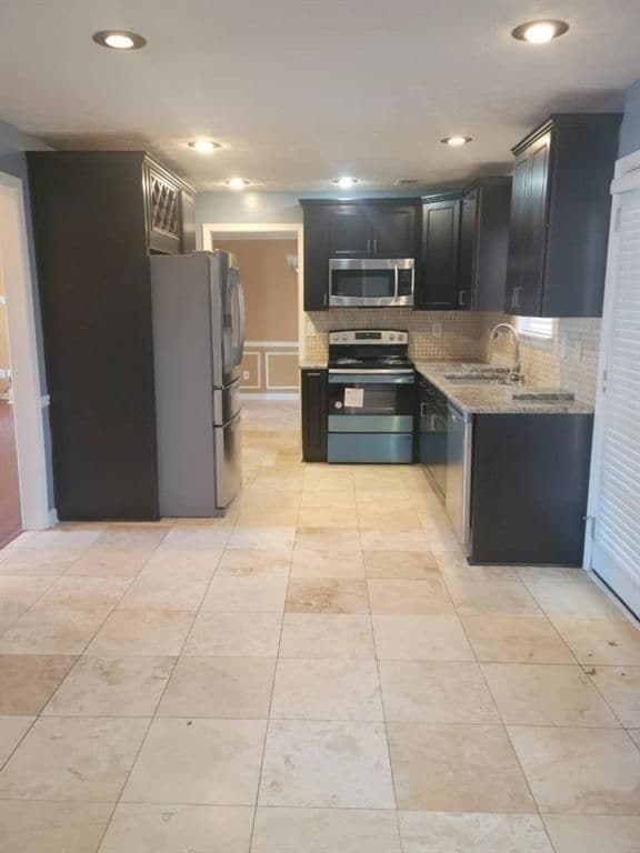 Building Photo - 2777 Green Estates Dr
