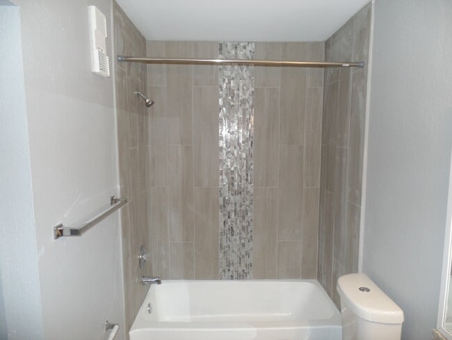 Building Photo - 3350 Pinewalk Dr N