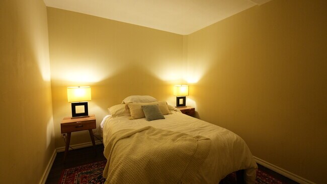 Building Photo - 4160 Barrett Rd