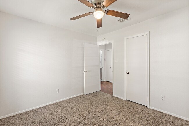 Building Photo - 22307 Red River Dr