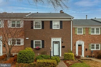 Building Photo - 6063 Hardwick Pl