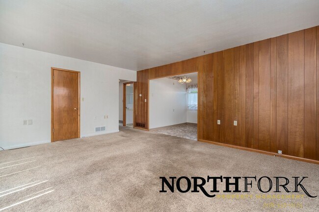 Building Photo - 414 S 7th Ave