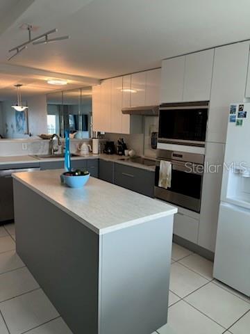 Building Photo - 7150 Sunset Way