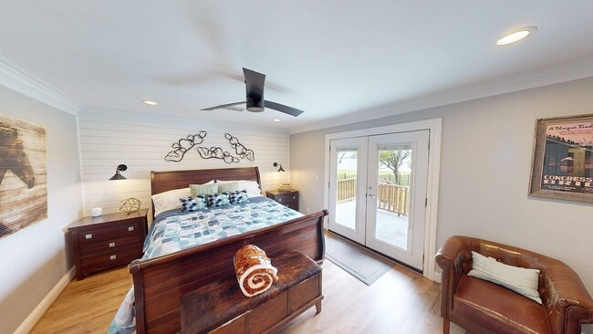 Building Photo - 430 Peninsula Dr