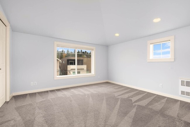 Building Photo - 3424 34th Ave W