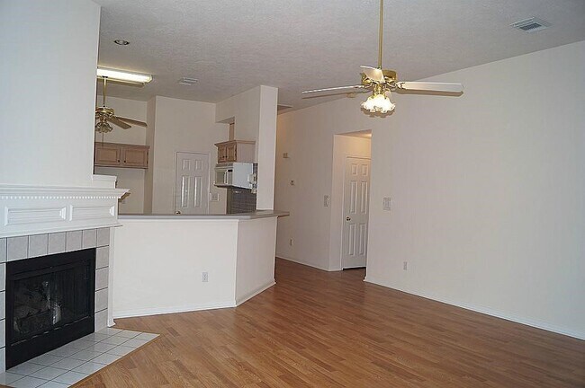 Building Photo - 2711 Aspen Ln