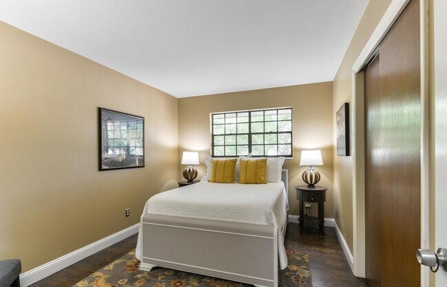 Building Photo - Beautiful 4 Bedroom Home in Midtown Fort Collins!