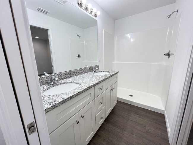 Building Photo - AWESOME 3 BD/2BA Home in Ocklawaha!! Available now!!