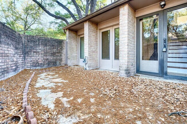 Building Photo - 5860 Sampley Way
