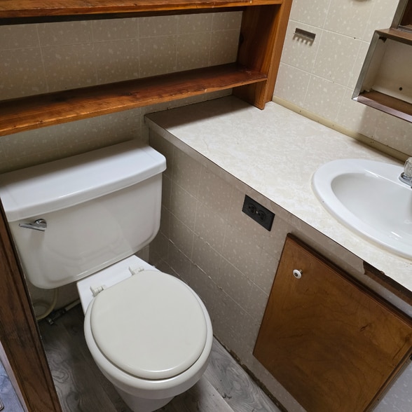 Building Photo - 1216 W Aztec Blvd