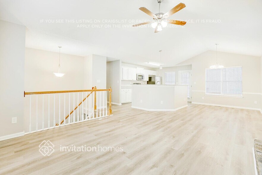 Building Photo - 134 Collins Way