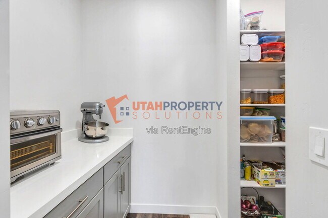 Building Photo - 213 W Prickly Pear Dr