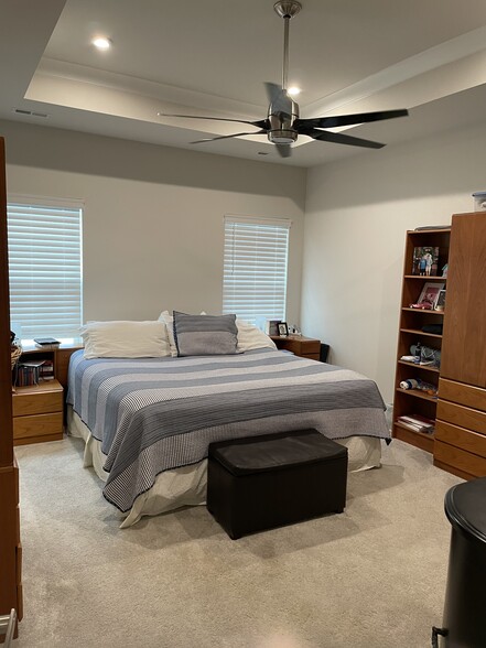 Master bedroom - 1213 Bradburn Dr