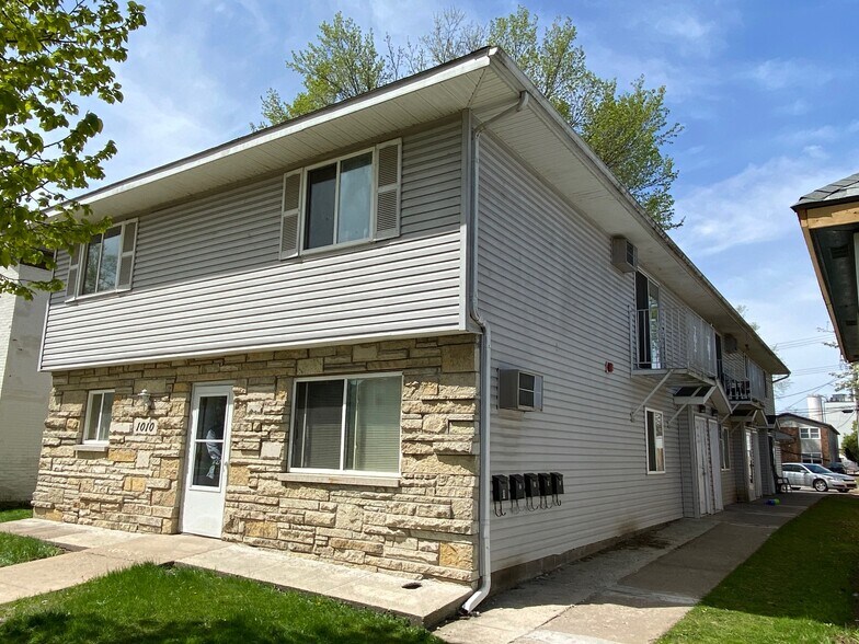 Primary Photo - 1010 5th Ave S