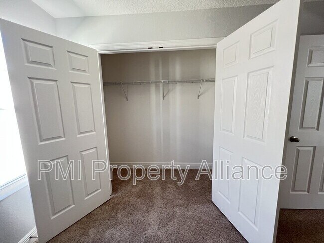 Building Photo - 14521 Crestavista Ave