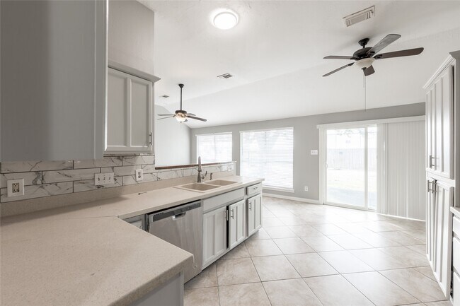 Building Photo - 6307 Pleasant Stream Dr