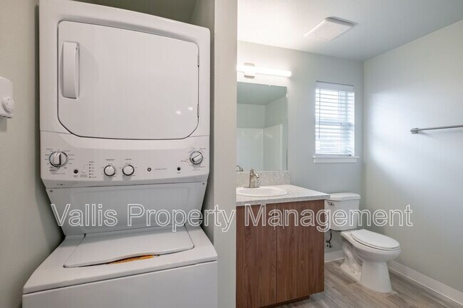 Building Photo - 13001 S Crompton Lane