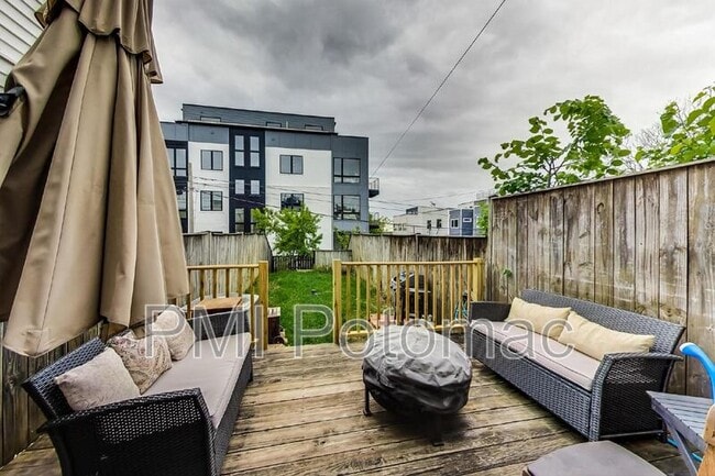 Building Photo - 1749 L St NE