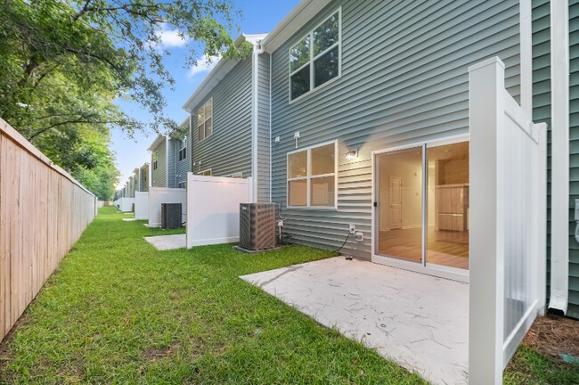 Building Photo - 904 Scarlett Maple St