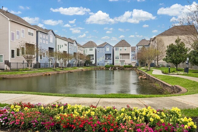 Building Photo - 1411 Adell Rose Ln