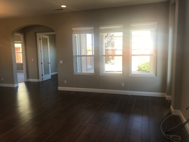 Building Photo - Charming 2 Bed 2 Bath - Trilogy at The Vineyards