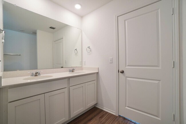 Building Photo - 10709 Steinbeck Dr