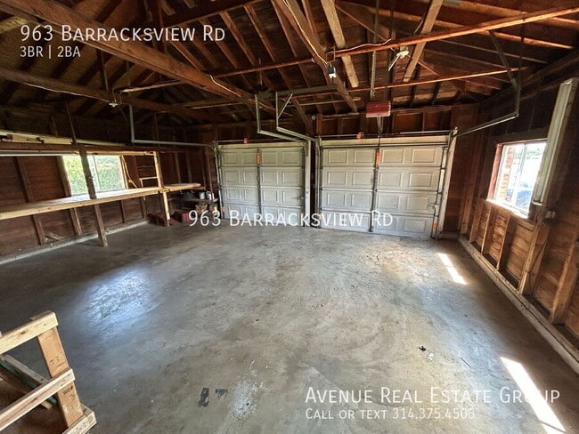 Building Photo - 963 Barracksview Rd