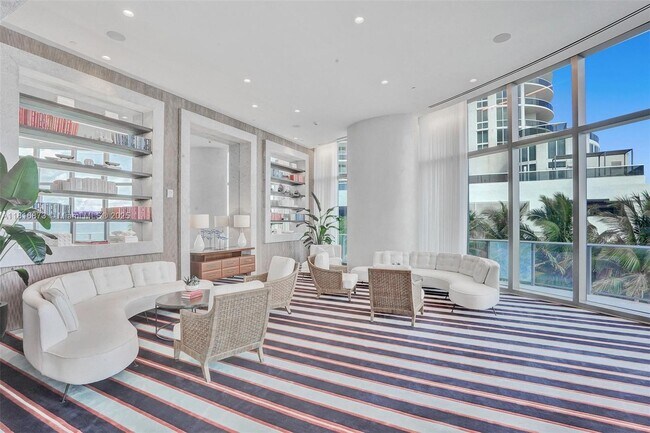 Building Photo - 15701 Collins Ave