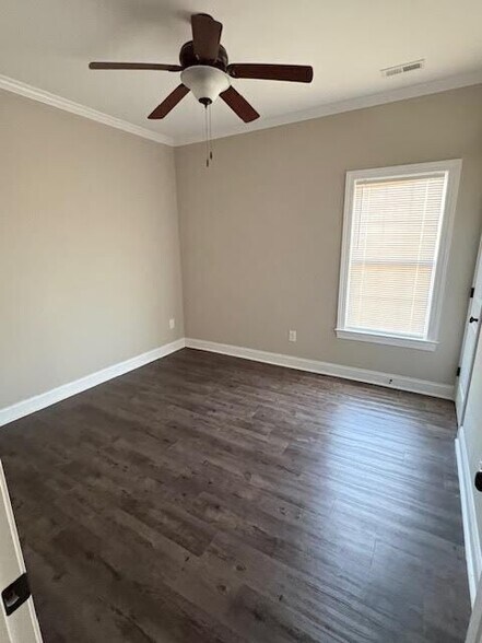 Building Photo - 2201 Brookville Dr