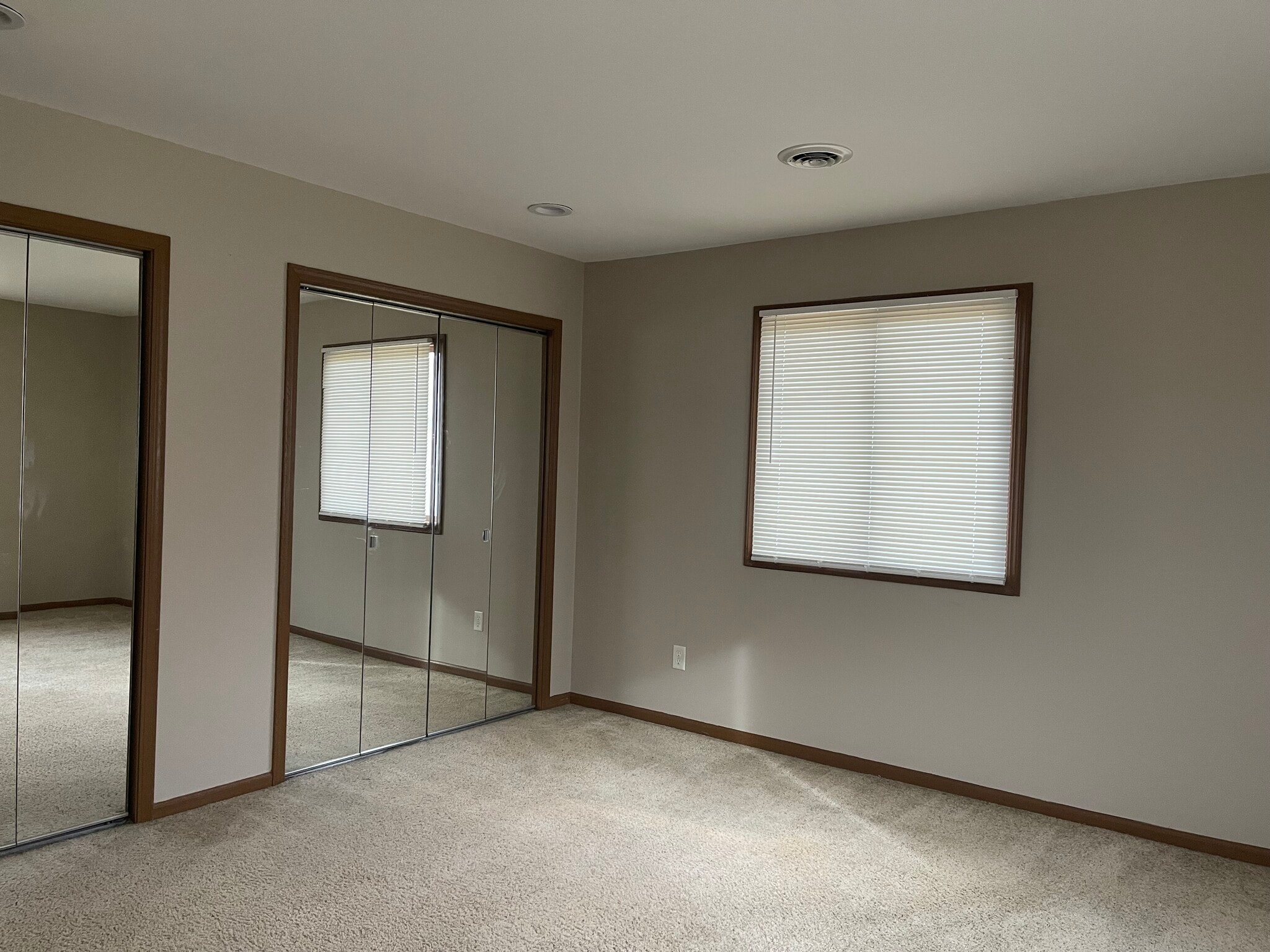 Building Photo - 2109 Porte Deleau Ct