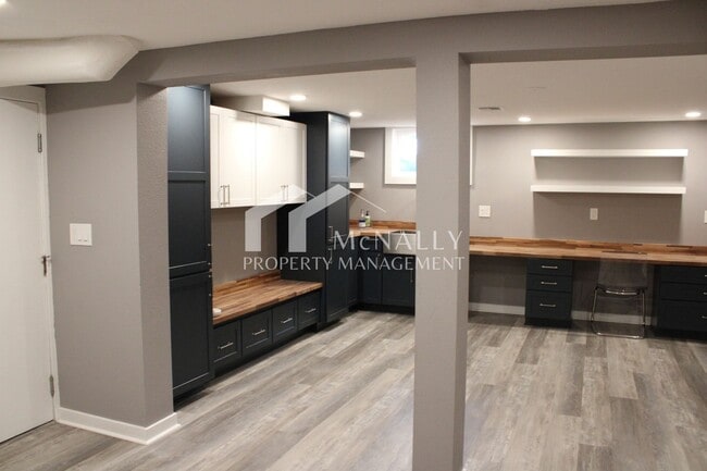 Building Photo - 5 Bedroom, 4 Bathroom Historic Tacoma Home